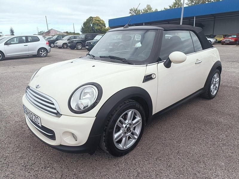 Usado Mini Cooper D Cabriolet 116 HP (85 kW) 2012 Branco Cabrios