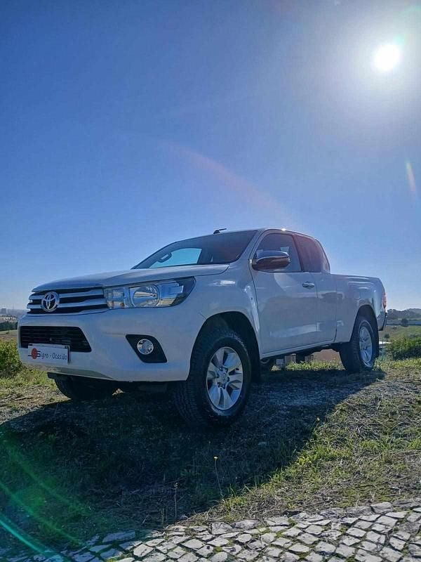 Usado Toyota HiLux 150 HP (110 kW) 2018 Branco Pickup