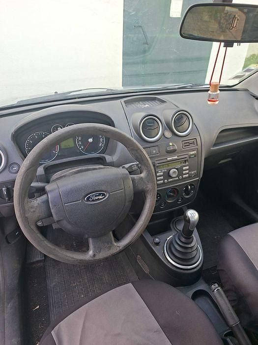 Usado 2006 Ford Fiesta Sedan | € 3.000 (Preço justo) - Imagem 1/4