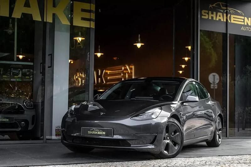 Cinza antracite Usado 2021 Tesla Model 3 Sedan | € 27.990 (Bom preço) - Imagem 1/4