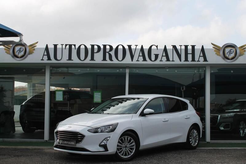 Branco Usado 2021 Ford Focus Titanium Citadino | € 20.900 (Preço elevado) - Imagem 1/4