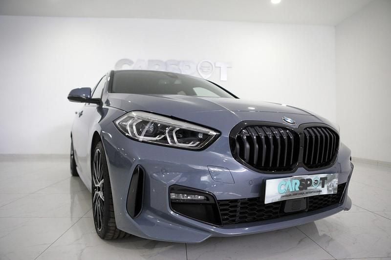 Cinza Usado 2024 BMW 118 Citadino | € 32.980 (Bom preço) - Imagem 1/4