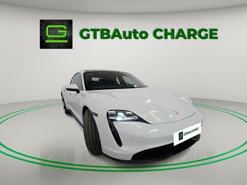 Branco Usado 2022 Porsche Taycan 4S Performance Package Sedan | € 69.900 - Imagem 1/4