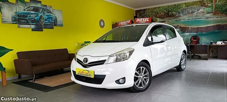 Branco Usado 2012 Toyota Yaris | € 8.500 (Bom preço) - Imagem 1/1