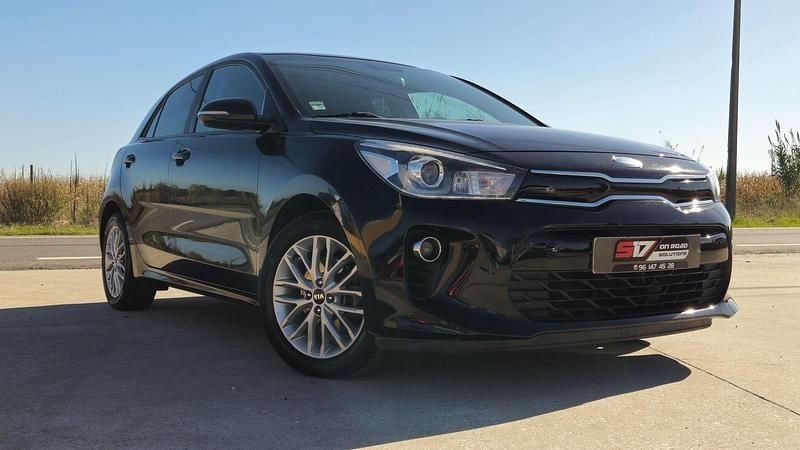 Preto Usado 2019 Kia Rio Citadino | € 11.480 (Bom preço) - Imagem 1/4