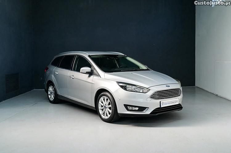 Cinza Usado 2018 Ford Focus Carrinha | € 8.988 (Preço justo) - Imagem 1/1