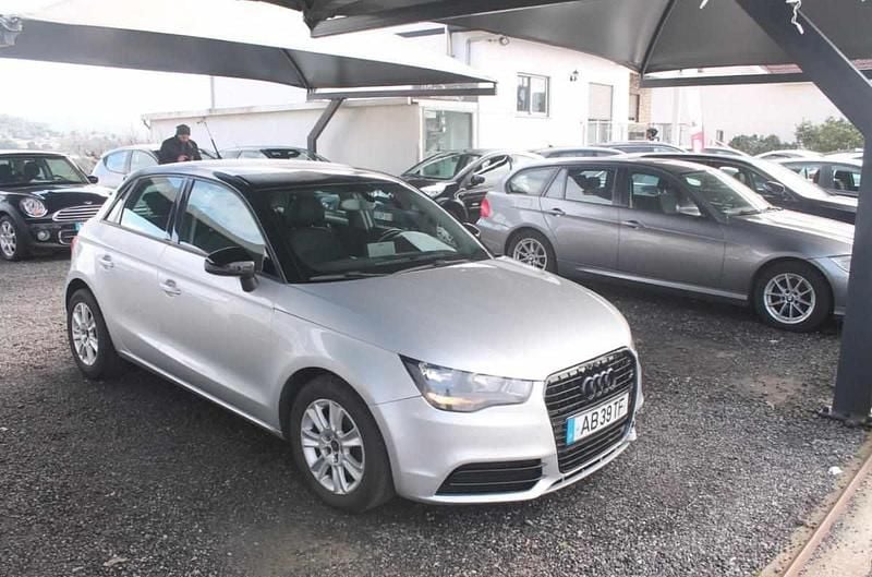 Usado Audi A1 105 HP (77 kW) 2013 Cinzento Citadino