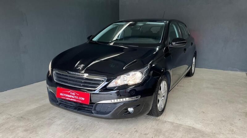 Preto Usado 2017 Peugeot 308 Allure | € 13.996 (Preço justo) - Imagem 1/4