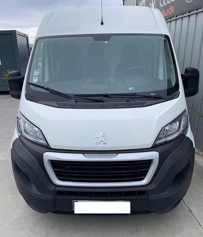 Branco Usado 2020 Peugeot Boxer Van | € 15.900 (Preço justo) - Imagem 1/4