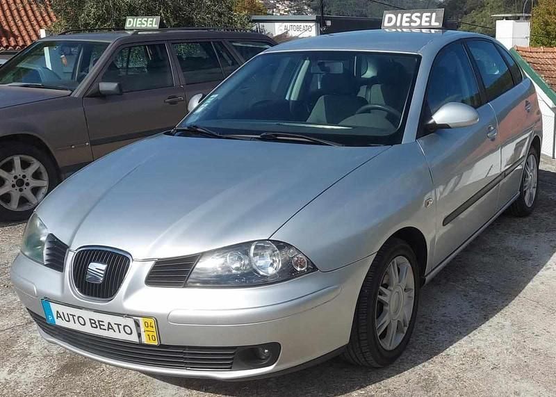 Cinzento Usado 2004 Seat Ibiza FR Citadino | € 3.950 (Super Preço) - Imagem 1/4