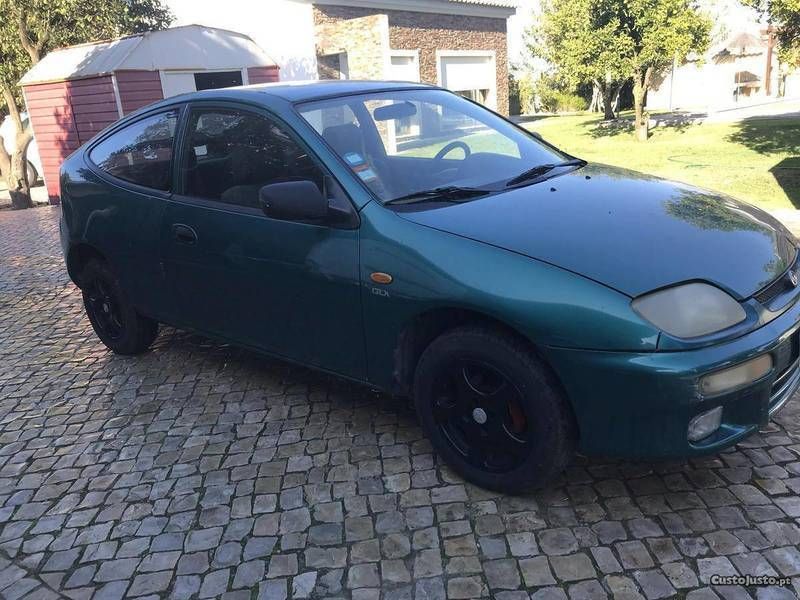 Mazda 323 coupe
