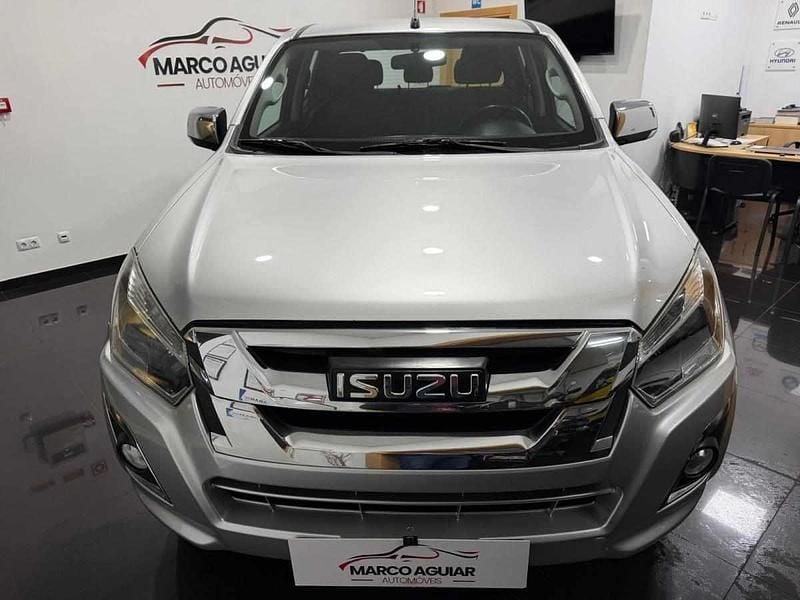 Usado Isuzu D-Max 163 HP (119 kW) 2018 Cinzento