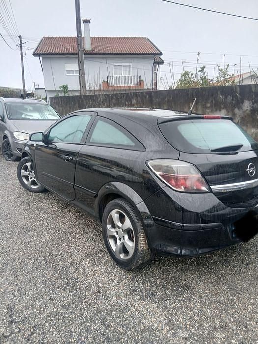 Usado Opel Astra GTC 90 HP (66 kW) 2006