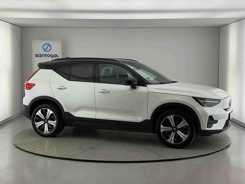 Branco Usado 2023 Volvo XC40 Core SUV | € 39.990 (Caro) - Imagem 1/4