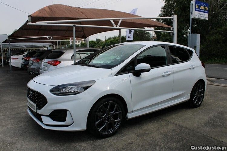 Branco Usado 2022 Ford Fiesta ST-Line Citadino | € 15.900 (Preço justo) - Imagem 1/1