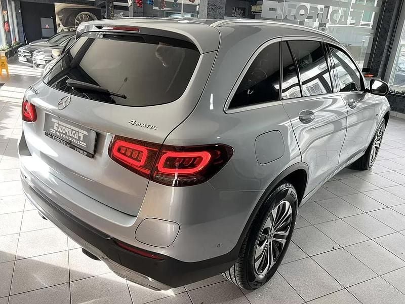 Usado Mercedes GLC300e 313 HP (230 kW) 2021 Cinza SUV