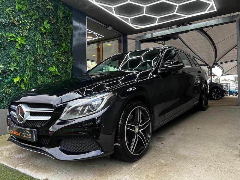 Usado Mercedes C220 Avantgarde 170 HP (125 kW) 2015 Preto Carrinha