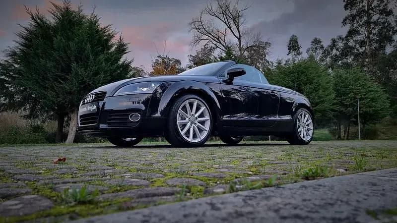 Usado Audi TT Roadster 160 HP (117 kW) 2011 Preto Cabrios