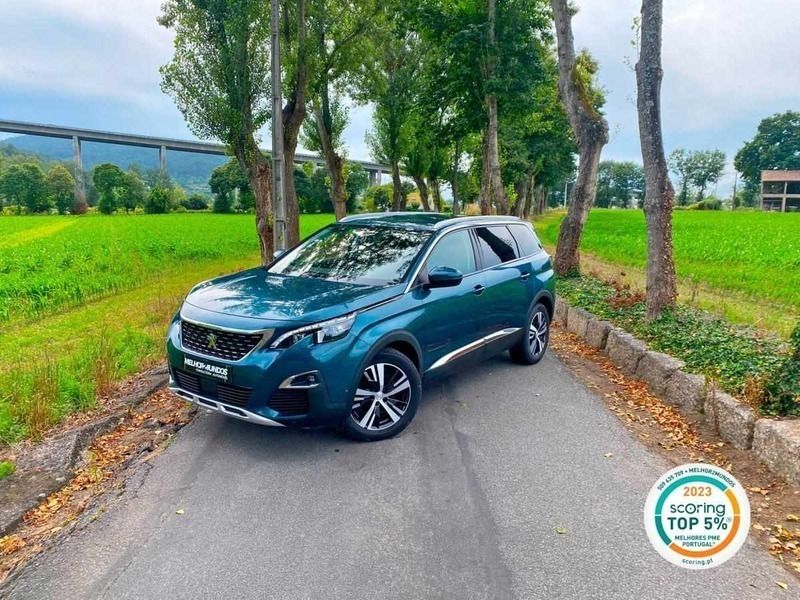 Verde escuro Usado 2018 Peugeot 5008 Allure Monovolume | € 20.990 (Preço justo) - Imagem 1/4