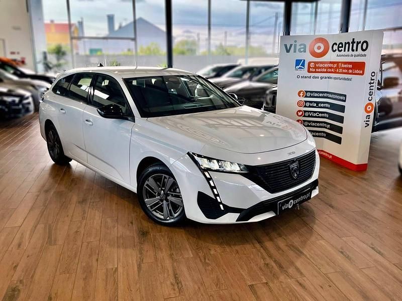 Branco Usado 2023 Peugeot 308 Active Carrinha | € 20.750 (Bom preço) - Imagem 1/4