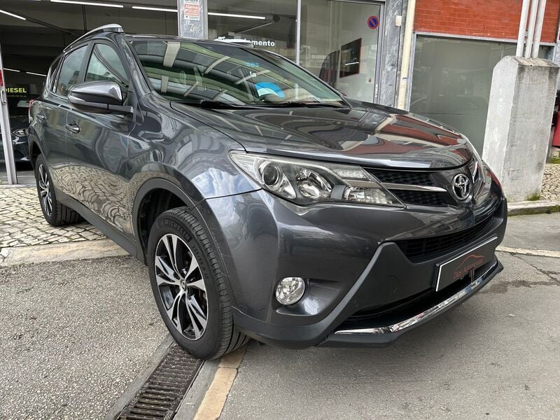 Cinza Usado 2014 Toyota RAV4 SUV | € 15.800 - Imagem 1/4