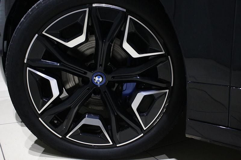 Usado BMW iX Performance 239 kW (326 HP) 2022 Preto SUV