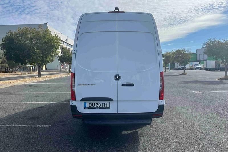 Usado Mercedes E-Sprinter 150 kW (204 HP) 2025 Branco Van