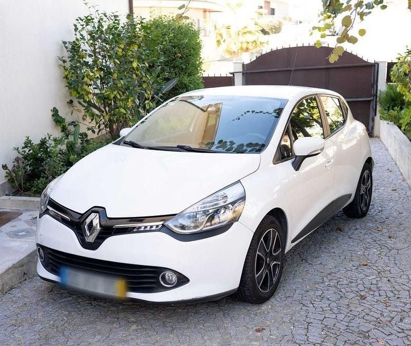Branco Usado 2014 Renault Clio IV Sedan | € 8.900 (Preço elevado) - Imagem 1/4