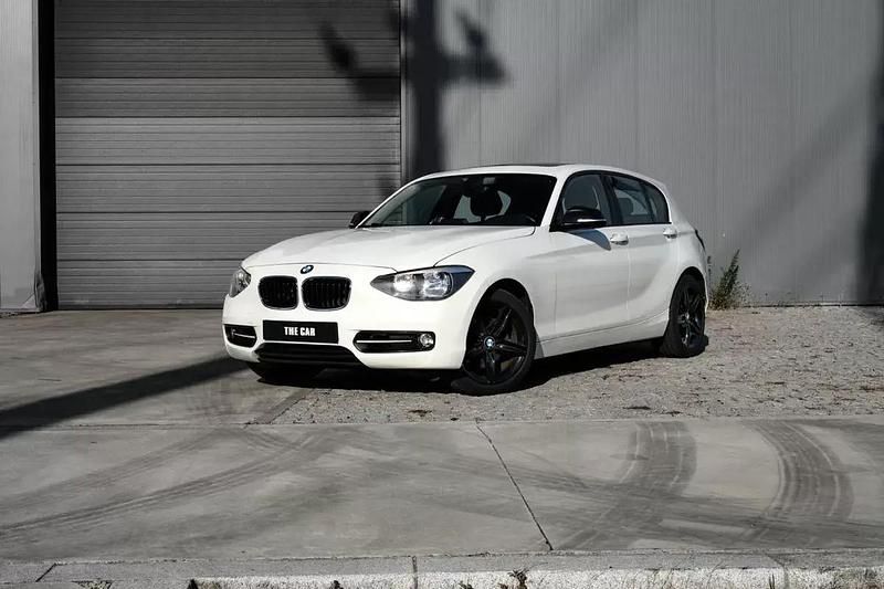 Branco Usado 2012 BMW 120 Sport Line Citadino | € 15.999 (Preço justo) - Imagem 1/4
