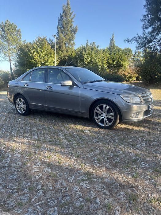 Usado 2010 Mercedes C250 Avantgarde Sedan | € 11.990 - Imagem 1/4