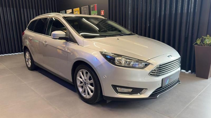 Usado Ford Focus Titanium 120 HP (88 kW) 2018 Cinza Carrinha
