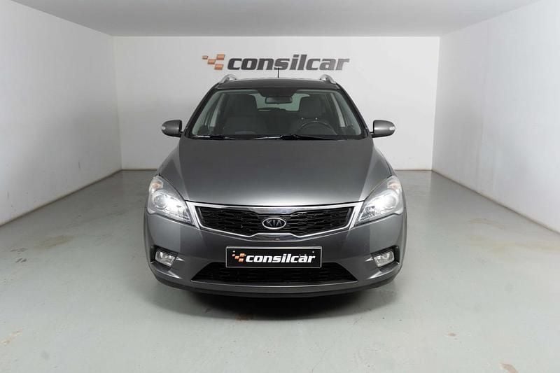 Usado Kia Ceed Sportswagon LX 90 HP (66 kW) 2010 Cinza Carrinha