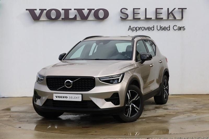 Outro Usado 2020 Volvo XC40 Plus SUV | € 39.700 - Imagem 1/4
