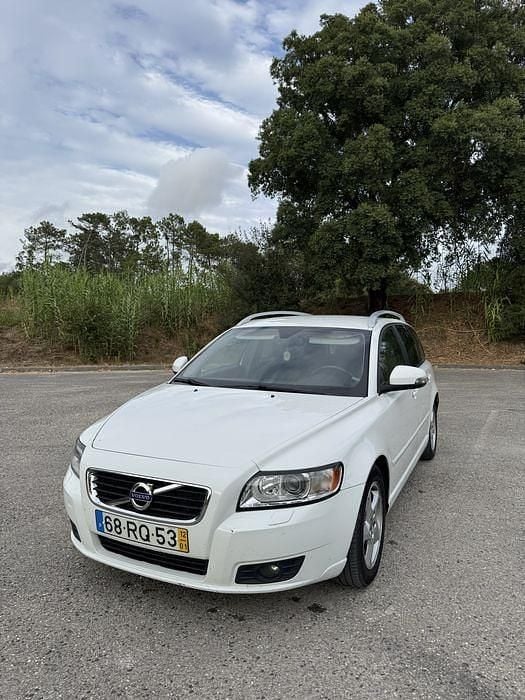 Usado 2012 Volvo V50 Carrinha | € 5.500 - Imagem 1/4