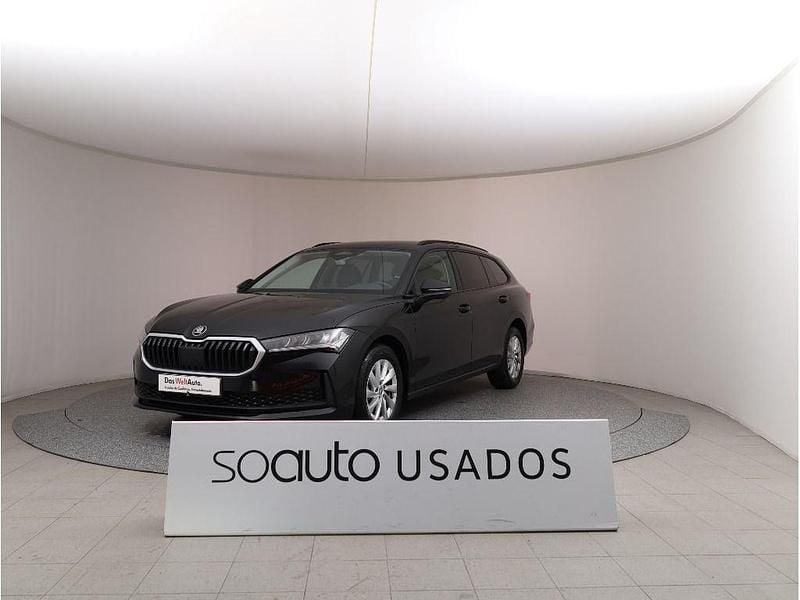 Preto metalizado Usado 2024 Skoda Superb Carrinha | € 29.990 (Preço justo) - Imagem 1/4