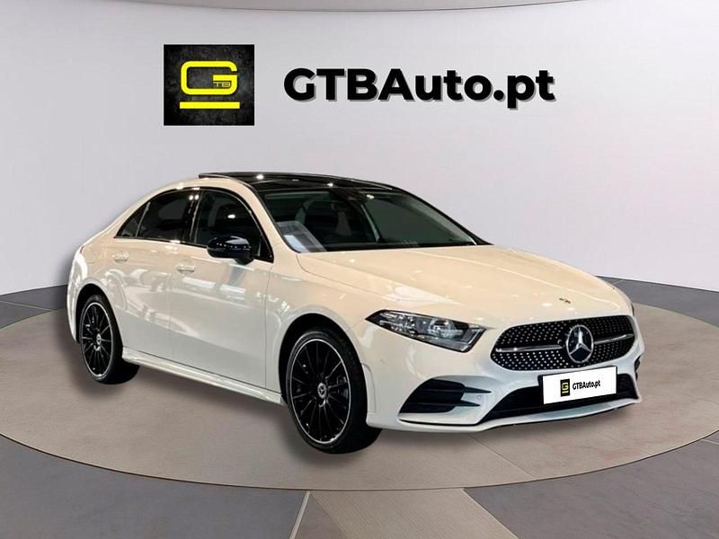 Branco Usado 2022 Mercedes A250 AMG Sedan | € 34.900 - Imagem 1/4
