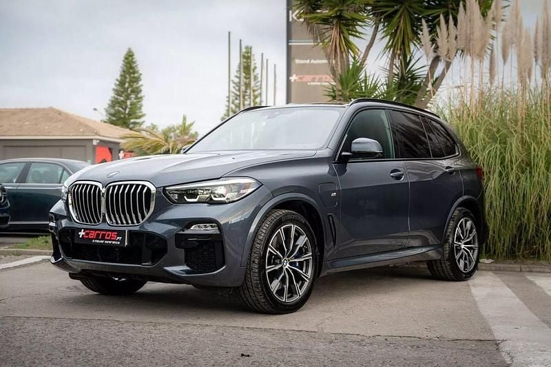 Cinza Usado 2022 BMW X5 SUV | € 59.900 - Imagem 1/4