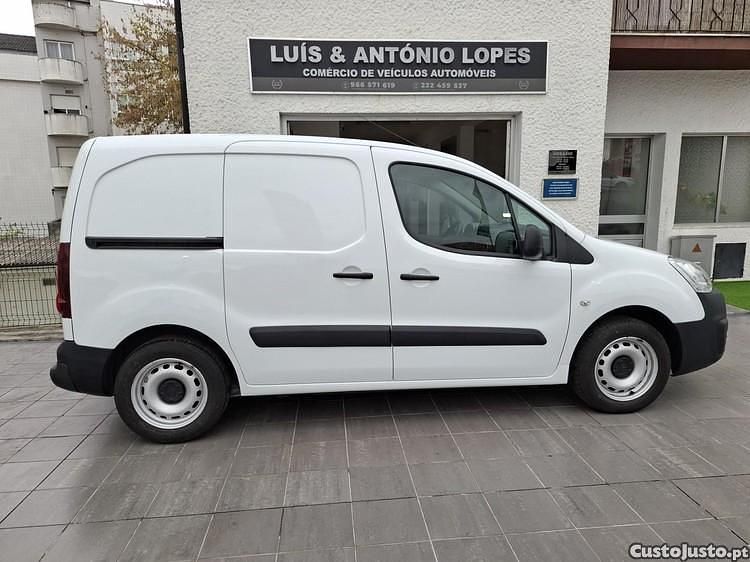Branco Usado 2018 Citroën Berlingo Monovolume | € 10.750 (Preço justo) - Imagem 1/1