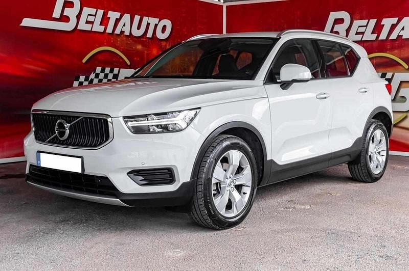 Branco Usado 2020 Volvo XC40 Momentum SUV | € 25.800 (Preço justo) - Imagem 1/4