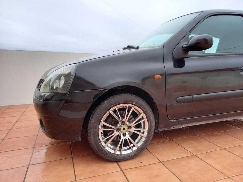 Usado 2002 Renault Clio II Sedan | € 2.500 (Preço justo) - Imagem 1/4