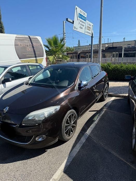 Outra Usado 2013 Renault Mégane III Bose Edition Sedan | € 9.750 (Preço justo) - Imagem 1/4