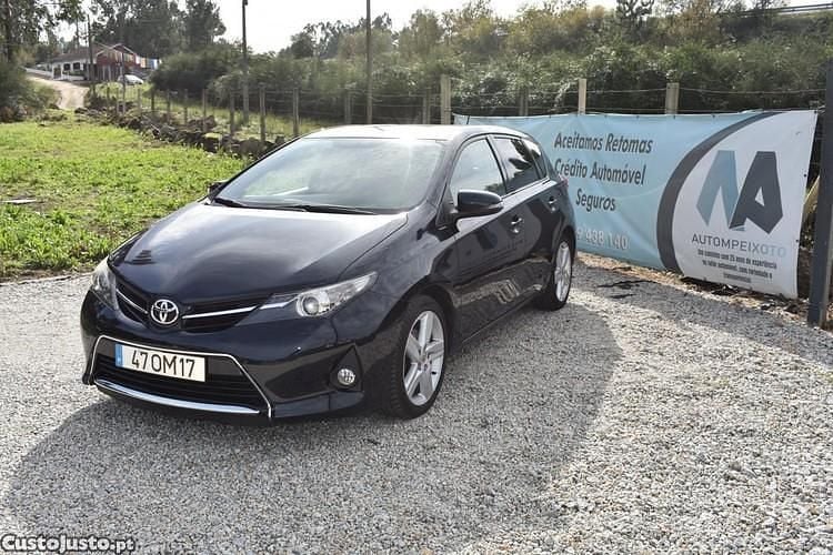 Azul Usado 2014 Toyota Auris Comfort Sedan | € 11.950 (Bom preço) - Imagem 1/1