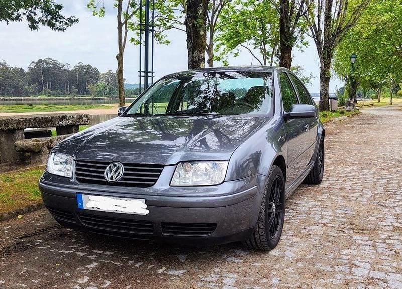 Usado 2003 VW Bora Sedan | € 5.500 - Imagem 1/2