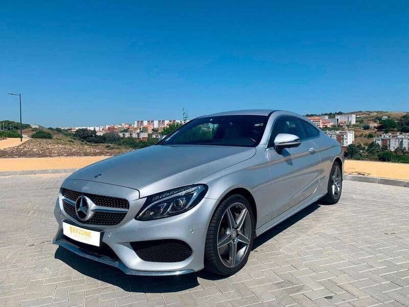 Cinzento Usado 2016 Mercedes C250 Coupé | € 29.000 - Imagem 1/4