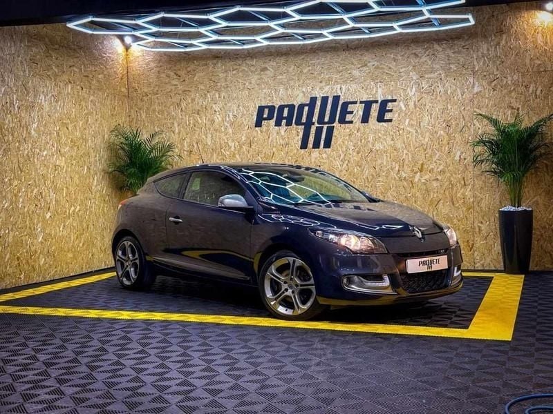 Cinzento Usado 2012 Renault Mégane III Coupé | € 11.750 (Preço justo) - Imagem 1/4