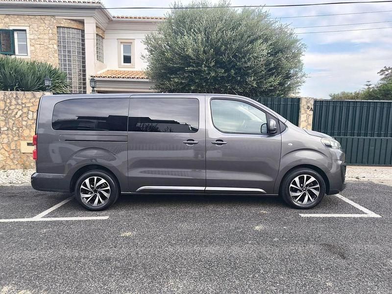Cinza Usado 2018 Citroën Spacetourer Feel Van | € 27.500 - Imagem 1/4