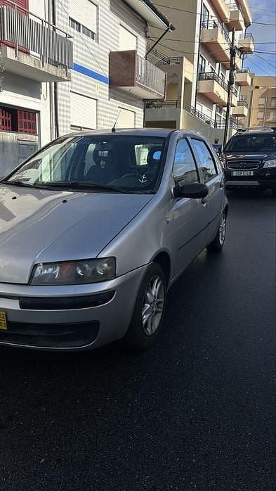 Usado 2000 Fiat Punto Sedan | € 1.000 (Preço justo) - Imagem 1/4