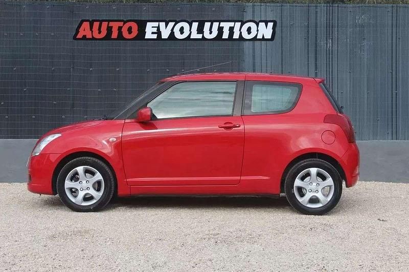 Usado Suzuki Swift Sport 93 HP (68 kW) 2005 Vermelho Citadino