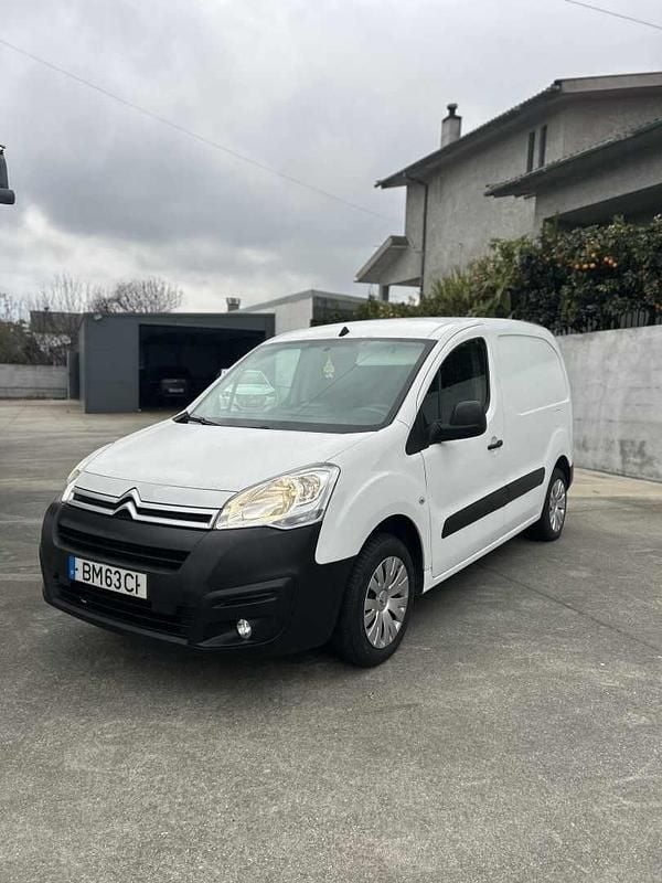 Branco Usado 2018 Citroën Berlingo Monovolume | € 12.500 (Preço justo) - Imagem 1/4