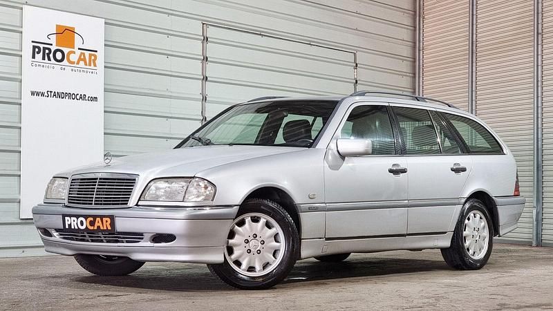 Cinza Usado 1998 Mercedes C250 Elegance Carrinha | € 3.750 - Imagem 1/4